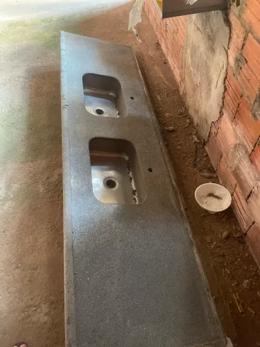 Vendo bancada de granito com duas cubas