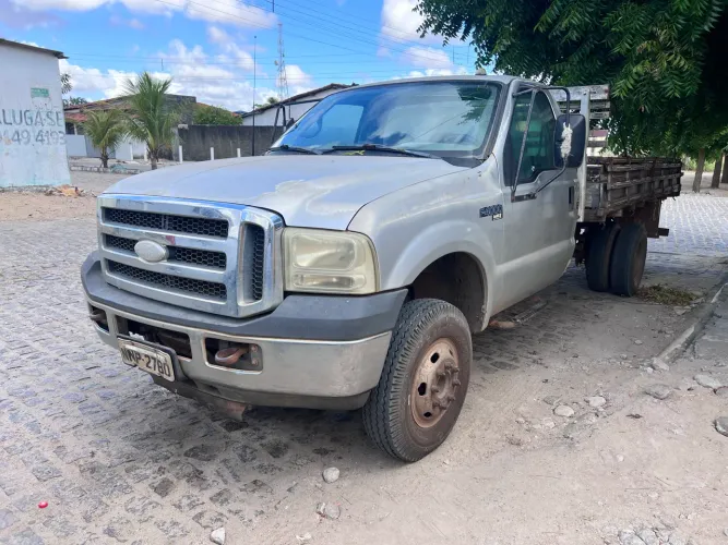 F4000 2010 com preço de ocasião 129999  ar-condicionado direção hidráulica 