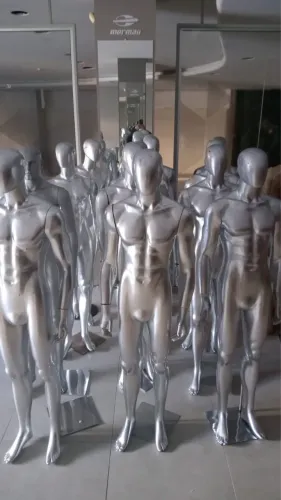 Manequins masculinos fibra