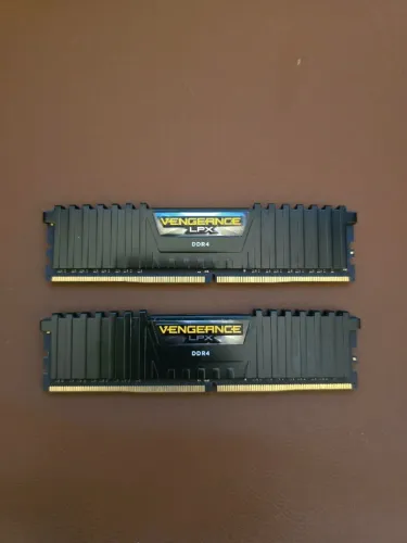 Kit memória RAM Corsair Vengeance LPX 16GB (2x8GB) DDR4 2666 MHz