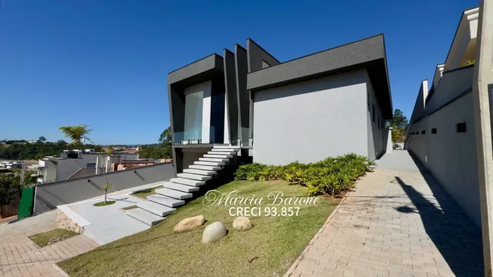 Casa Nova e moderna om 03 suítes e piscina á venda no Condomínio Shambala lll em Atibaia
