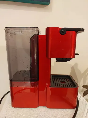 Usado: vendo cafeteira vermelha