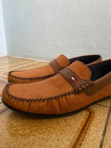 Sapato Masculino - Mocassim caramelo em camurça - tamanho 40