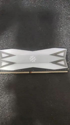 Memória RAM XPG Spectrix D60G RGB DDR4 8GB 3200MHz COM DEFEITO