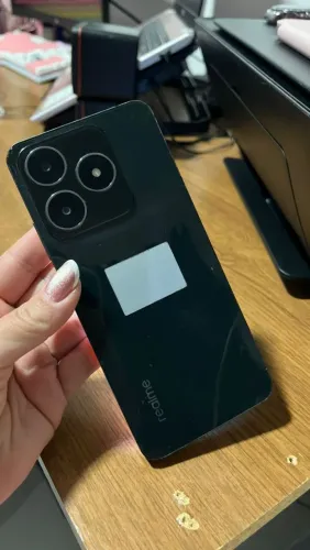Vendo celular  realme C61 