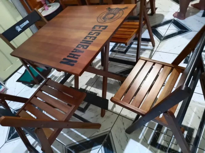 Kit de mesa com 4 cadeiras madeira pura