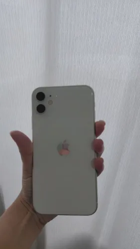 IPhone 11 64gb (tela trincada)