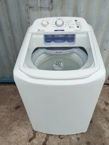 Vendendo esse linda máquina de lavar roupa marcar Eletrolux 10.5 trubo categoria A energia