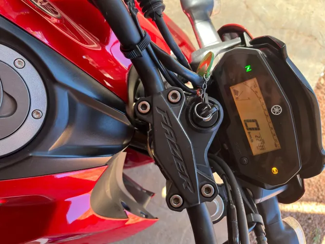 Moto nova sem nada pra fazer 2 pneu novo filtro de ar vela óleo trocado  pastilhas 
