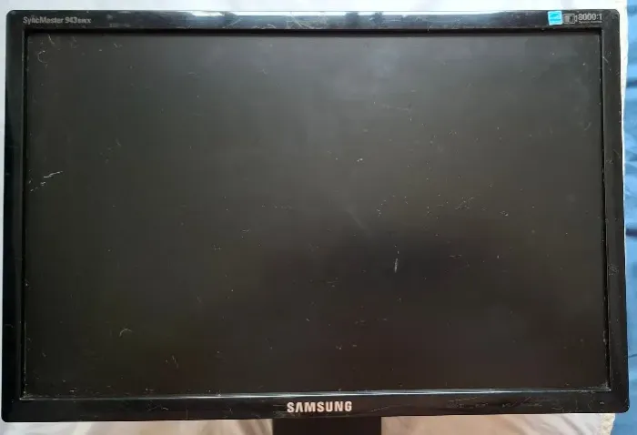 Monitor samsung syncmaster 943BWX, (com defeito), 19 polegadas, sem multimídi