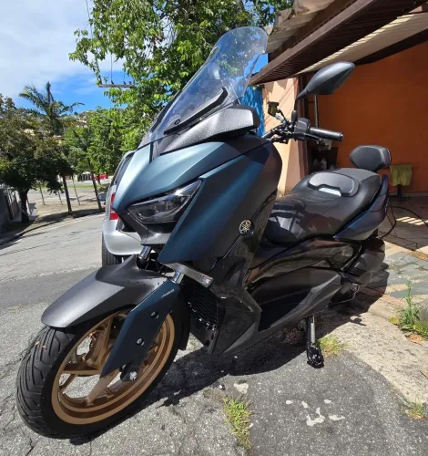 Xmax 250 muito nova