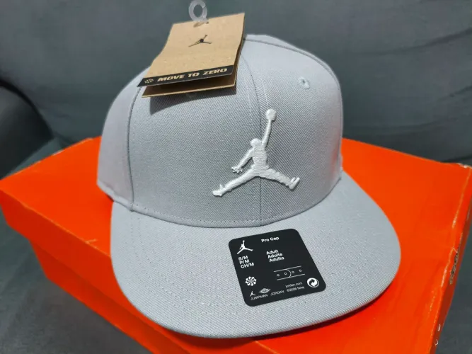 BONÉ JORDAN CINZA CLARO ORIGINAL NOVO TAMANHO P/M