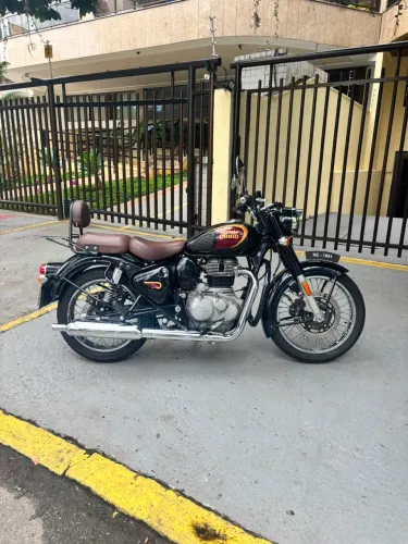 Royal Enfield Classic 350 Preta 2024