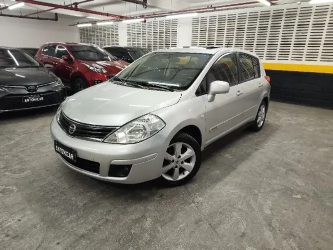 Nissan Tiida SL 1.8/1.8 Flex 16V Mec. 2011