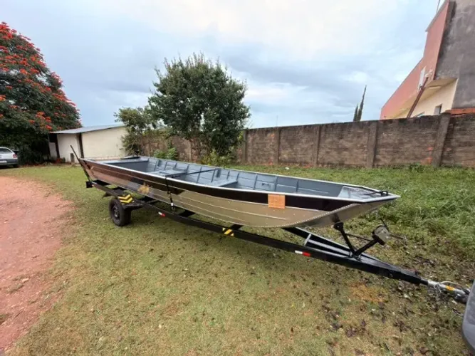 BARCO BORDA ALTA SEMI CHATO