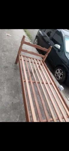 Cama solteiro madeira mecânica seme nova