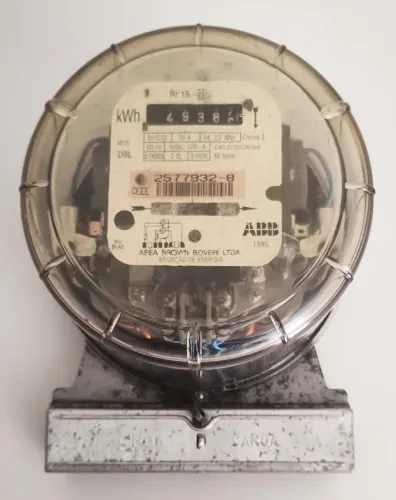 Medidor Antigo de Energia Elétrica ABB Grande