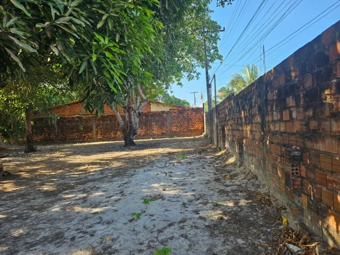 Imperdível ! Casa + terreno grande  está disponível para venda 