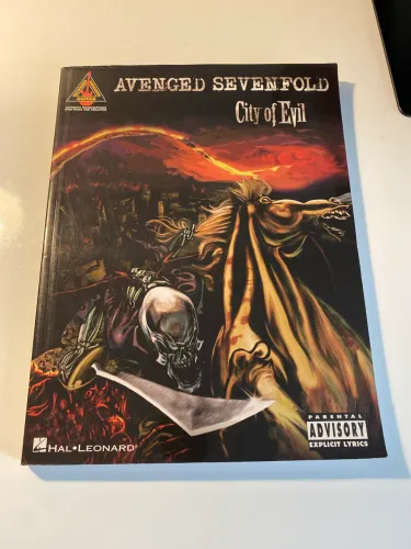 Livro de Guitarra Avenged Sevenfold - City of Evil