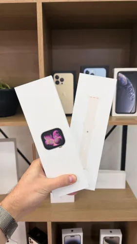 Apple Watch Series 11 - 42mm - GPS - Rose Gold / Space Gray / Jet Black - Novo e Lacrado