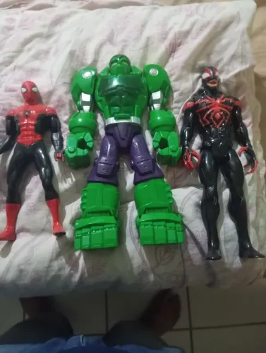 Boneco marvel