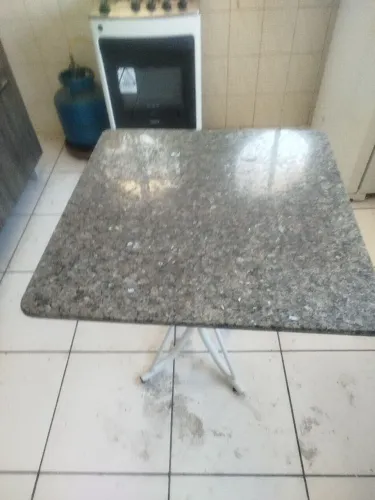Mesinha Mármore Desapego