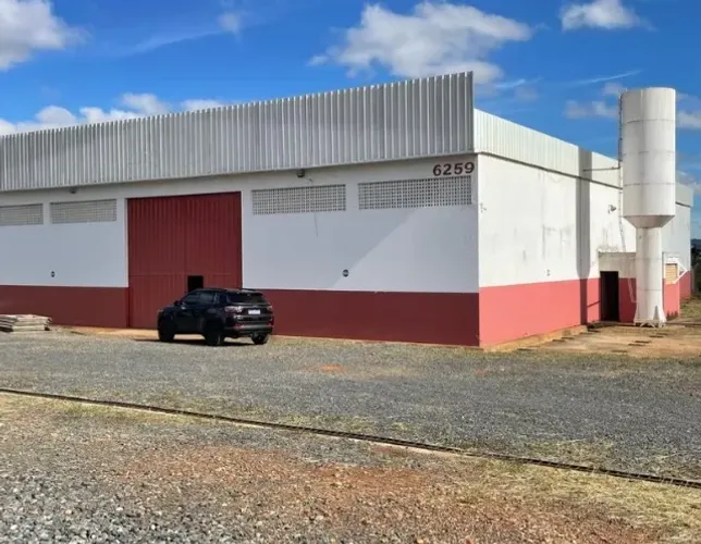 Galpão Logístico/Comercial - 940 m²