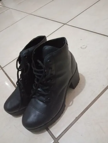 Bota feminina 37