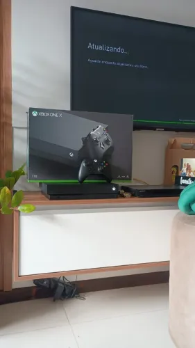  Xbox One X 1 TB + Controle Original + Caixa Original