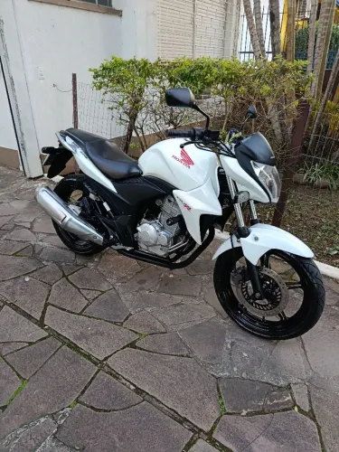 Honda Cb 300r 2014 0PORTUNIDADE ACIMA DA MEDIA MOTO INTEIRA