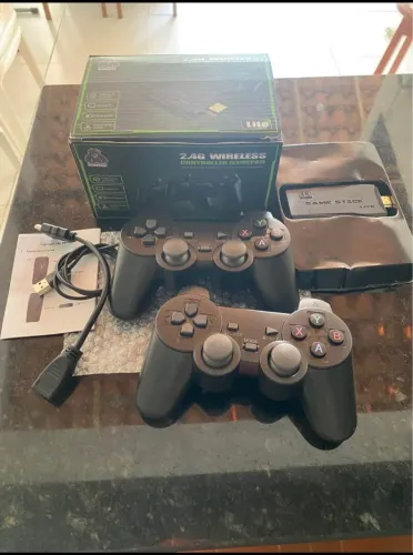 Game Stick Lite 4K + 2 Controles Sem Fio (Completo na Caixa)