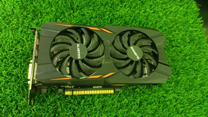GTX 1050TI Gygabite Show Top