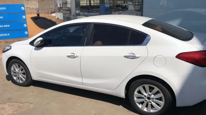 Kia Motors Cerato 1.6 16V Flex Aut. 2015