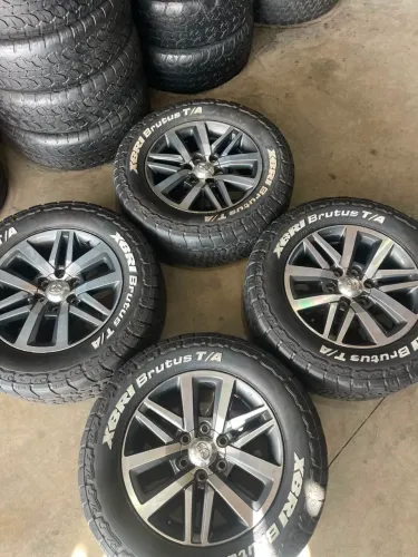 Rodas 18 Hillux original Toyota + pneus Xbri Brutus 