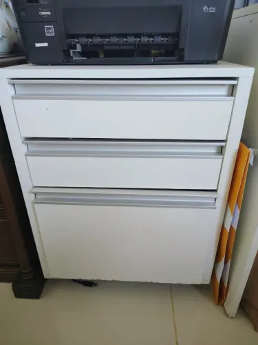 Gaveteiro com 3 Gavetas sendo 1 para pasta suspensa