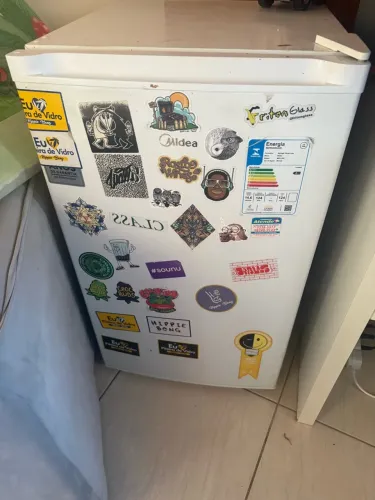 VENDE-SE FRIGOBAR MIDEA 124 LITROS!