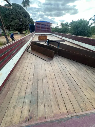 Carroceria 9.30 metros grade baixa