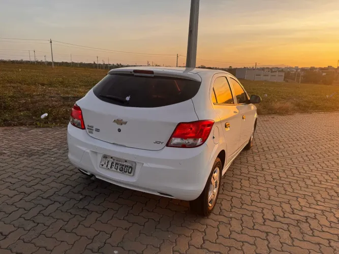 Chevrolet Onix JOY Hatch 1.0 8V Flex Mec. 4P 2018