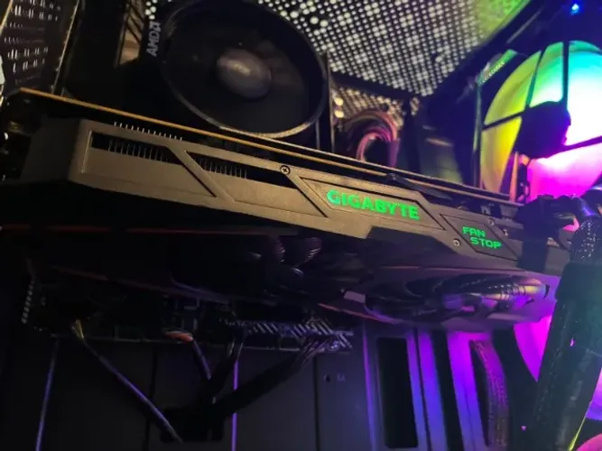 Placa de video GTX 1060 3gb Gygabyte g1 gaming