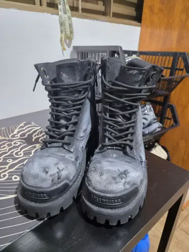 Balenciaga strike boots