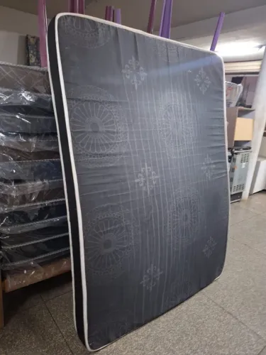 Colchão de casal espuma D20 tamanho padrão ((ENTREGO GRATIS))