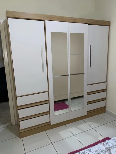 Vende-se guarda-roupa