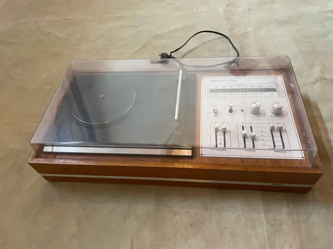 TOCA DISCOS - Aparelho de som Serenata AM/FM estereo