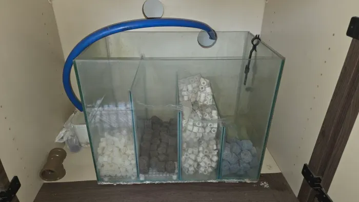 Sump de 60 Litros com midias e bomba de retorno