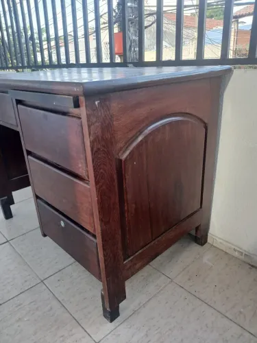 Vendo um birô de madeira para escritório 