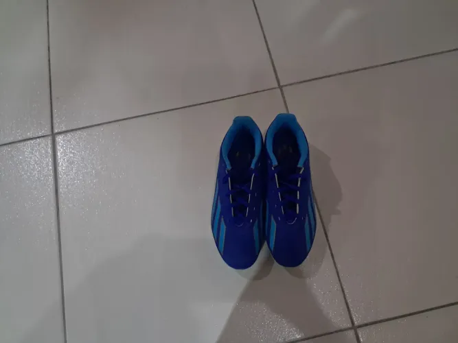 Vendo essa chuteira com dente 