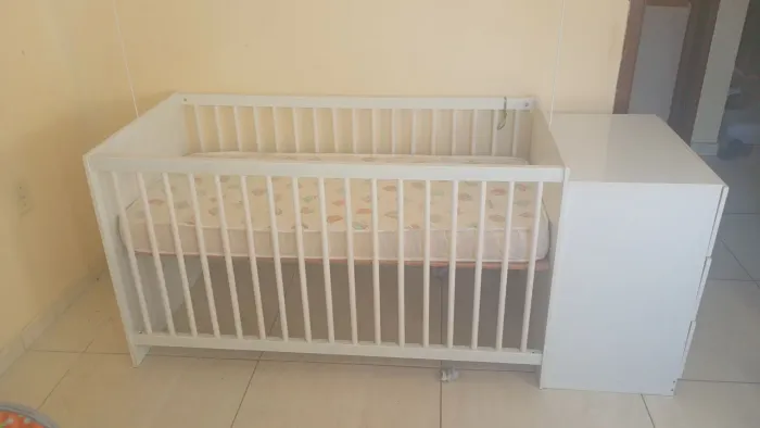 berço conjugado com cômoda