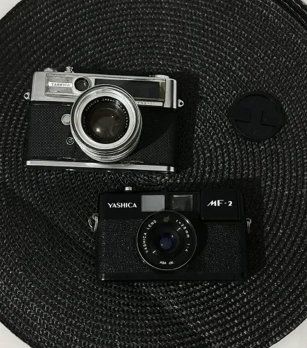 Câmeras Fotográficas Yashica - Não Funciona (Usado)
