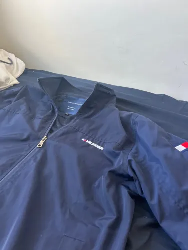 Velejador azul marinho