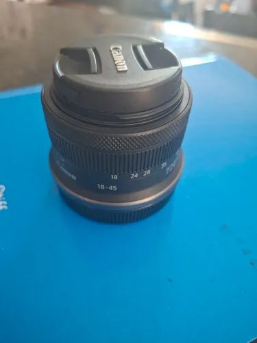 Lente Canon RF 18-45mm stm